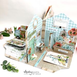 Renkli kağıtlarla dekore edilmiş ev