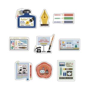 Çeşitli yazı malzemeleri ve etiketler.