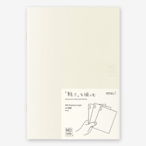 Boş defter, sade tasarım.